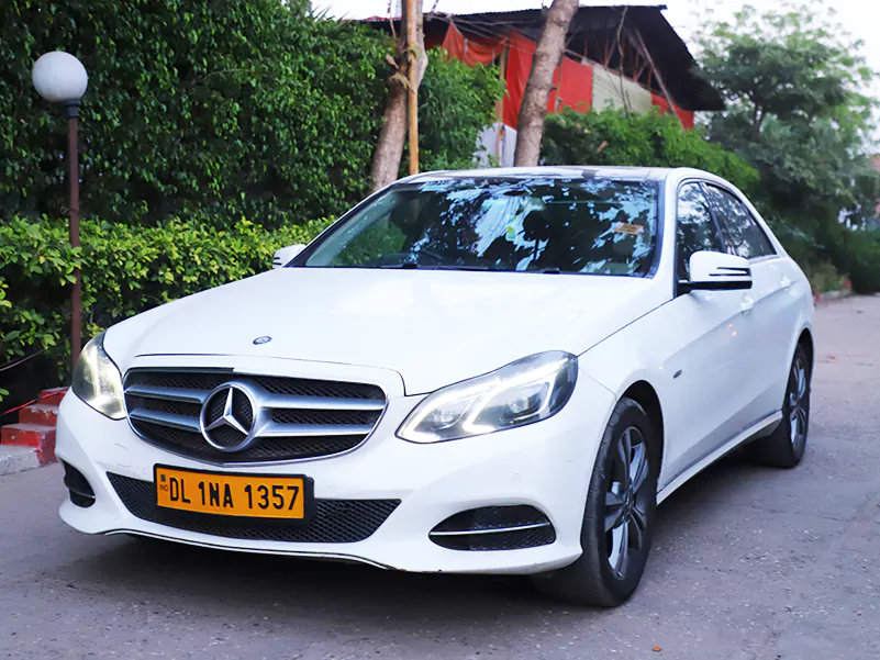 Hire a Mercedes on Rent for Wedding