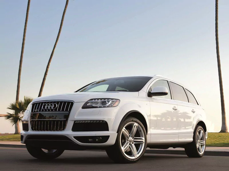 Hire Audi Q7 